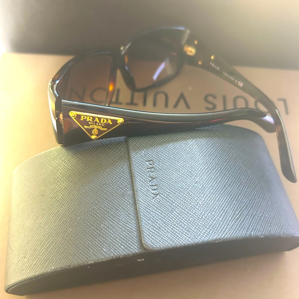 Prada Symbole PR 08YS with case